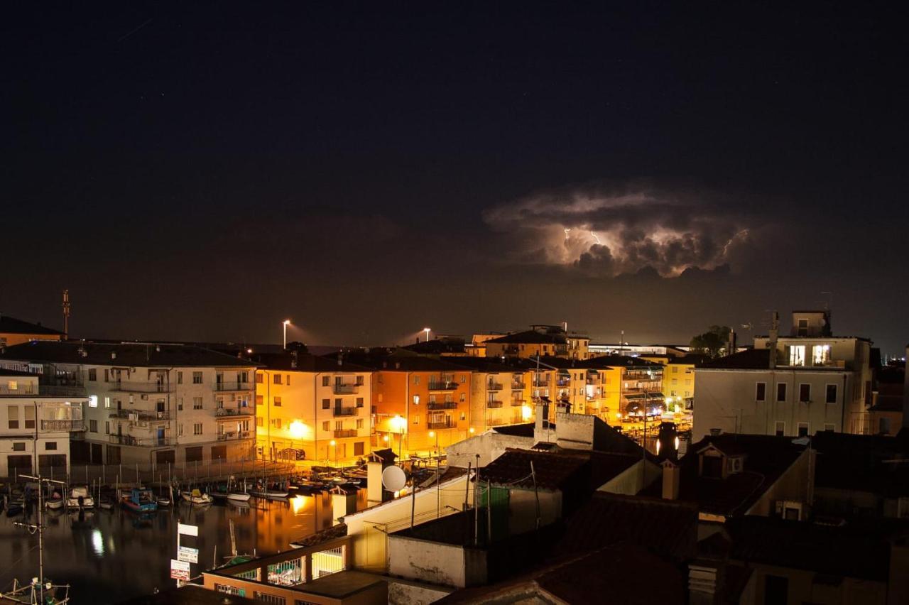 Apartamento Mansarda Settimo Cielo Chioggia Exterior foto